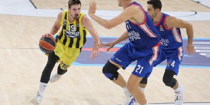 Anadolu Efes - Fenerbahçe Beko: 71-80