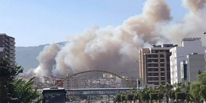 İskenderun'daki orman yangını yerleşim alanına sıçradı