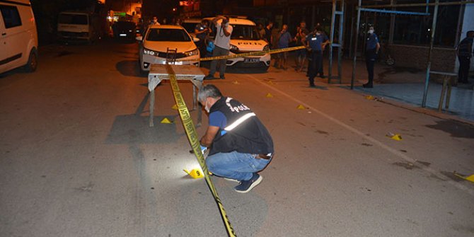Pusu kurup, restoran çıkışı ateş açtılar: 2 yaralı