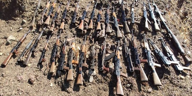 Pençe-Kaplan Operasyonu'nda PKK'ya ait silah ve mühimmat ele geçirildi