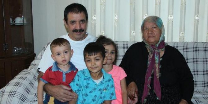 Hafter güçlerinin elinden kurtarılan Türk işletmeci Vahit Kiraz, ailesine kavuştu