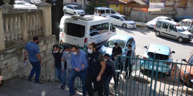 Yüklü miktarda parayla yakalanan 21 FETÖ şüphelisi adliyede