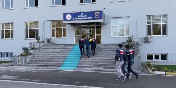 İkna edilen PKK'lı 2 terörist,  Şırnak'ta güvenlik güçlerine teslim oldu