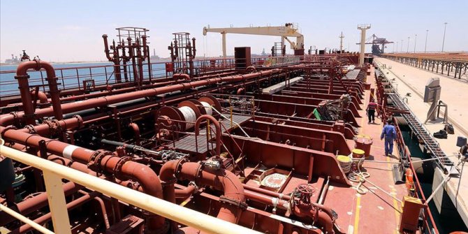 Libya'daki en büyük petrol sahası Şerara'da petrol pompalama işlemi başladı