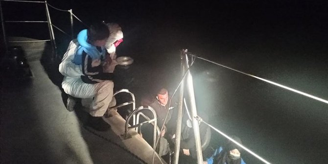 Muğla açıklarında mahsur kalan 14 sığınmacı kurtarıldı