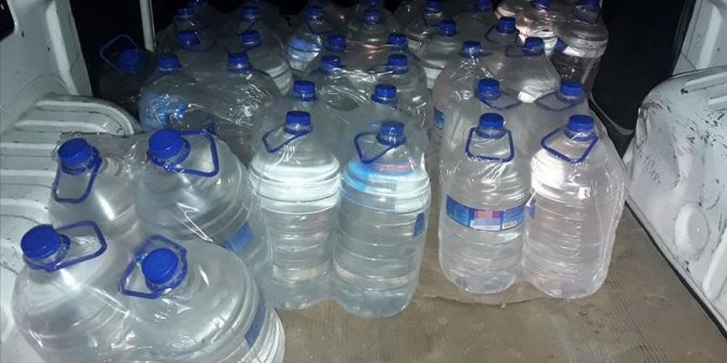 Adana'da kaçak 1360 litre etil alkol ile sahte 418 litre içki ele geçirildi