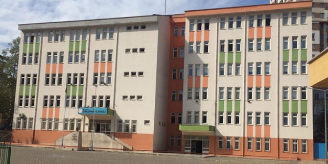 Öğretmen ve öğrencide koronavirüs çıktı, 30 öğrenci karantinada