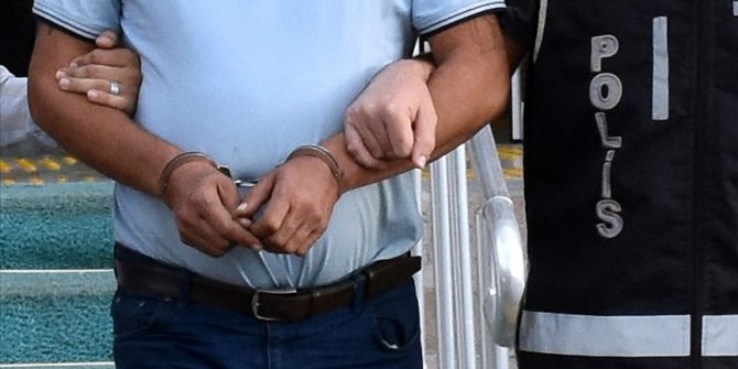 Bodrum'da 2 kişinin sahte içkiden zehirlenip ölmesine ilişkin 3 kişi yakalandı