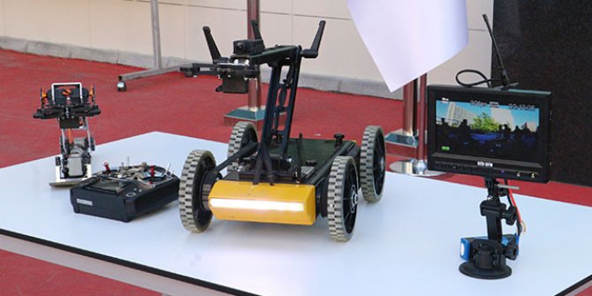 Ankara'da lise öğrencileri bomba imha robotu üretti