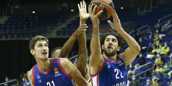 Anadolu Efes Litvanya deplasmanında