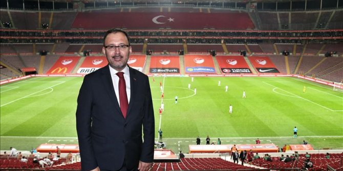 Gençlik ve Spor Bakanı Kasapoğlu: Hiçbir şekilde pes etmeyen, koşan bir takım var