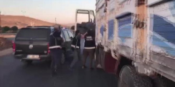 Şanlıurfa'da durdurulan kamyonda 32 kilo 'esrar' ele geçirildi