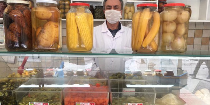 Muzdan üzüme kadar 35 çeşit turşu yapıyor
