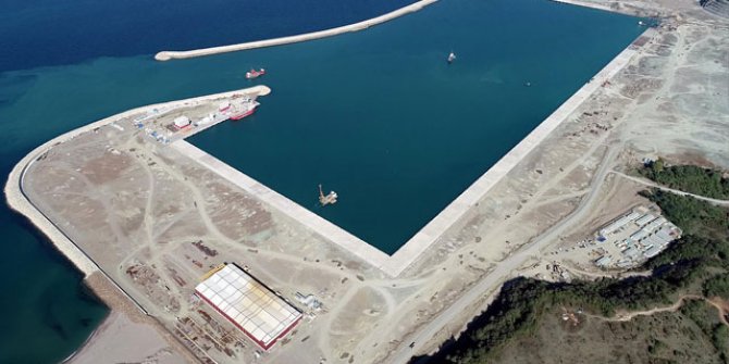 Doğalgaz rezervinin karadaki üssü Filyos limanında hummalı çalışma