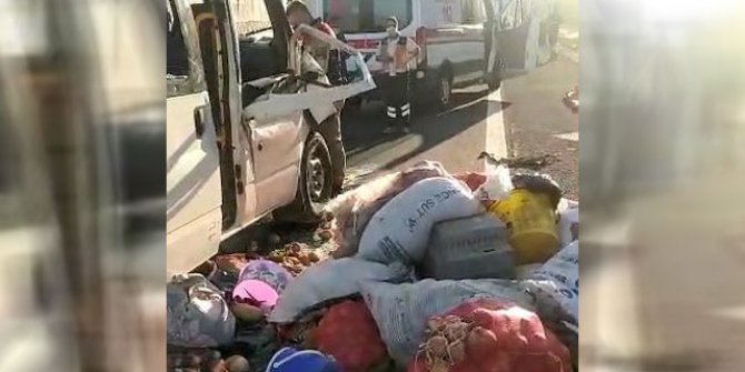Şanlıurfa'da tarım işçilerini taşıyan minibüs TIR’la çarpıştı: 11 yaralı