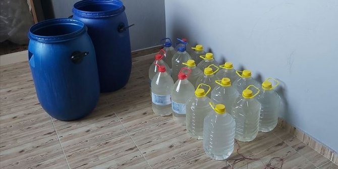 Adana'da 1585 litre sahte içki ele geçirildi