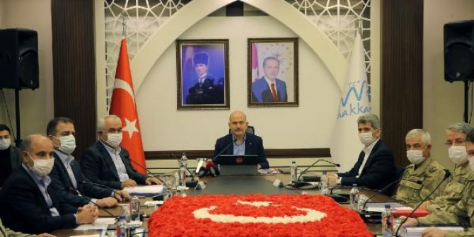İçişleri Bakanı Soylu, Hakkari'de güvenlik toplantısına katıldı