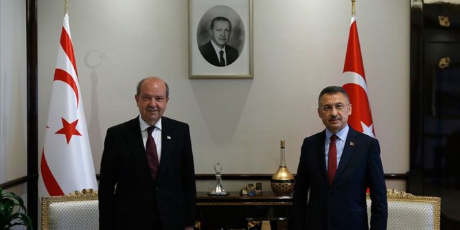 Cumhurbaşkanı Yardımcısı Oktay, Ersin Tatar'ı kutladı