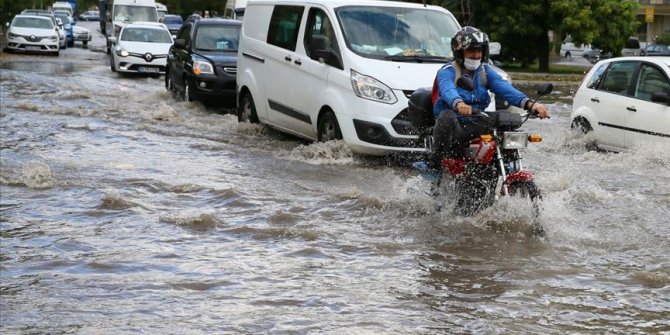 Meteorolojiden 3 il için gök gürültülü sağanak uyarısı