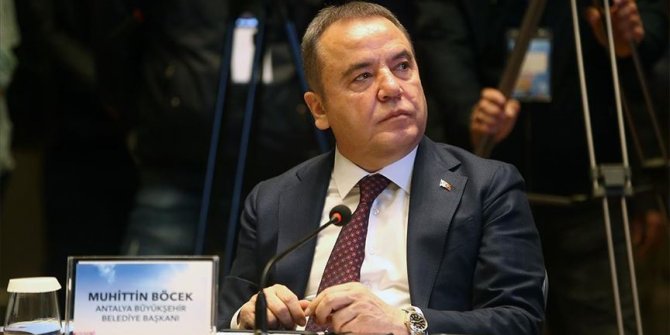Kovid-19 tedavisi gören Muhittin Böcek'in sağlık durumu stabil