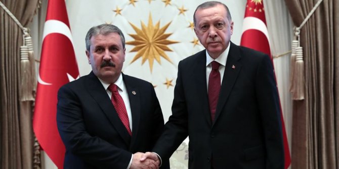 Cumhurbaşkanı Erdoğan, BBP Genel Başkanlığına yeniden seçilen Destici'yi kutladı