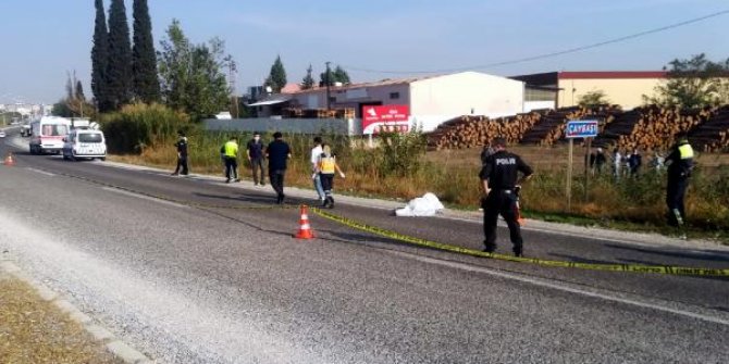 Kara yolu kenarında ceset bulundu; çarpıp kaçan sürücü aranıyor