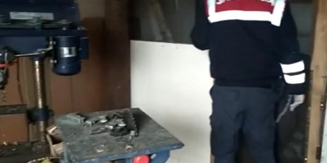 Bursa'da kurusıkı tabancaları gerçeğe çevirip satan 2 kişi yakalandı