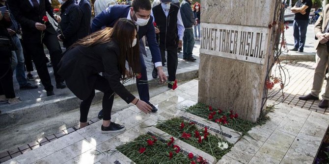 Ahmet Taner Kışlalı kabri başında anıldı