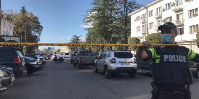 Gürcistan’da 19 kişiyi rehin alan saldırgan gözaltına alındı
