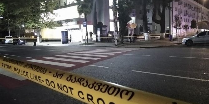 Gürcistan'daki rehine krizi sona erdi, saldırgan kaçtı