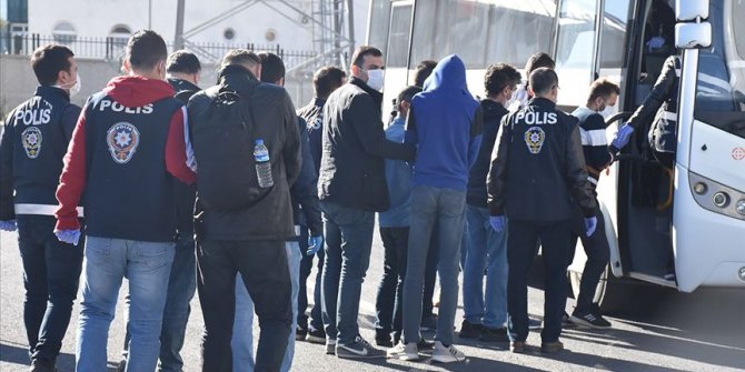 Kars merkezli dolandırıcılık operasyonunda gözaltına alınan 30 kişi adliyeye sevk edildi