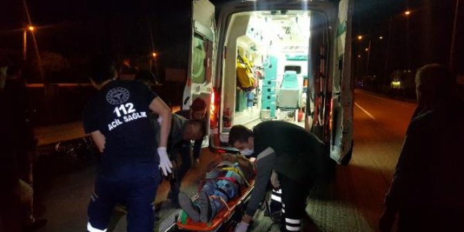 Başını demir bariyerlere çarpan motosikletin sürücüsü ağır yaralandı