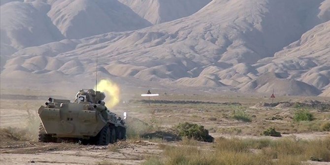 Azerbaycan ordusu, bu gece önemli arazi ve yükseklikleri işgalden kurtardı