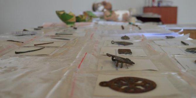 Harput Kalesi'ndeki kazılarda 7 yılda 110 bin obje bulundu