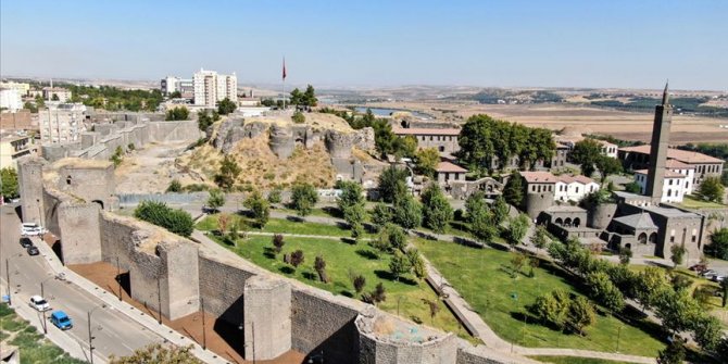 'Cezeri'nin uçuş denemesinin Diyarbakır'da yapılması önerisine Selçuk Bayraktar'dan destek