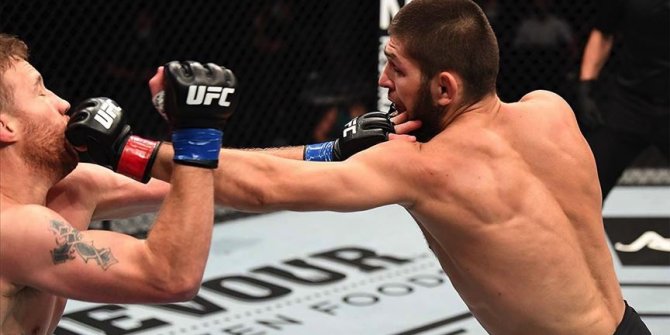 Khabib Nurmagomedov unvanını koruduğu müsabakanın ardından kariyerini noktaladı