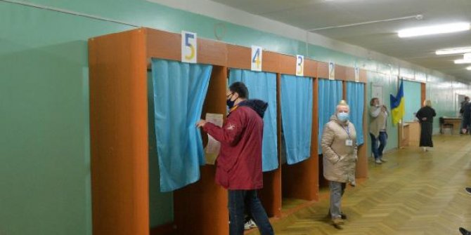 Kiev’de belediye başkanlığı seçiminde Kliçko rakiplerine fark attı