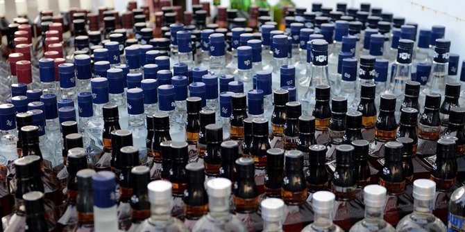 Hafta sonu metil alkol zehirlenmesi şüphesiyle tedavi gören 9 kişi öldü