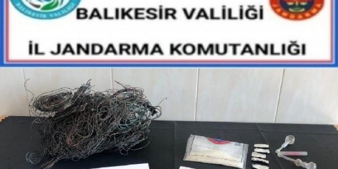 Uyuşturucu ticareti yaptıkları belirlenen iki şüpheli gözaltına alındı