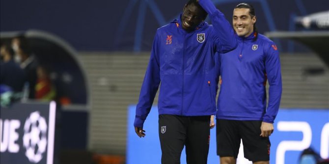 Demba Ba’dan, Fransız gazeteciye 'Parisliler İstanbul’da güvende olacak' cevabı