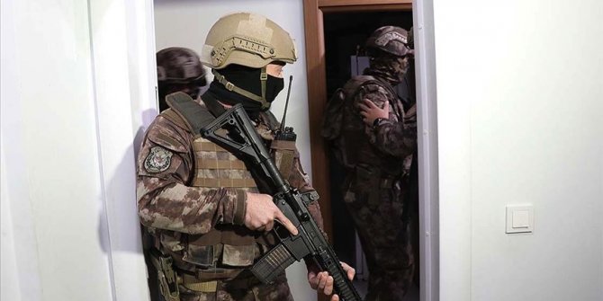 Balıkesir'de FETÖ'nün hücre evlerine yönelik operasyonda 5 şüpheli yakalandı