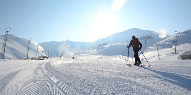 Rus turist kafileleri yıllar sonra Palandöken'de kayak keyfi yaşayacak