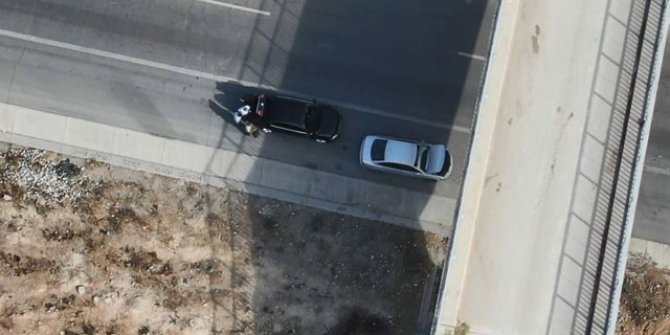 Otoyolda uyuşturucu nakli dronla görüntülendi