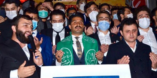 Sultan 2'inci Abdülhamid Türbesi önünde Macron'u protesto