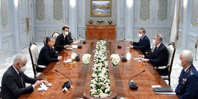 Bakan Akar, Özbekistan Cumhurbaşkanı Mirziyoyev ile görüştü