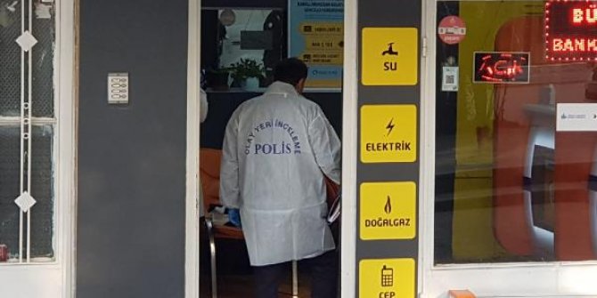 Sokak ortasında bıçaklandı, fatura ödeme merkezine sığındı