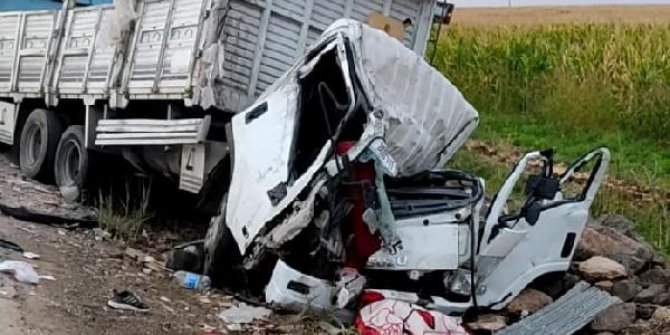 Viranşehir'de iki kamyon çarpıştı: 2 ölü, 2 yaralı