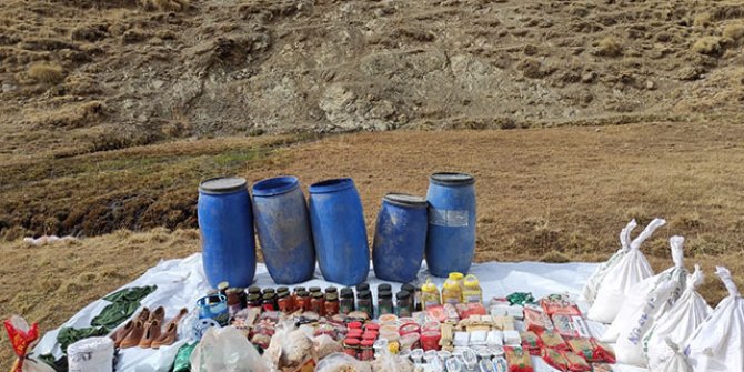Van'da PKK'nın silah, mühimmat ve yaşam malzemesi ele geçirildi