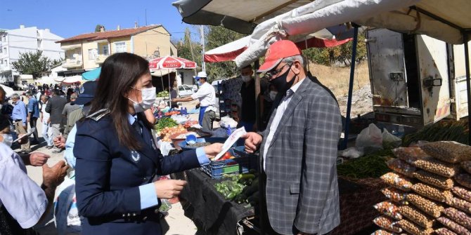 Pazarcı esnafına maske desteği