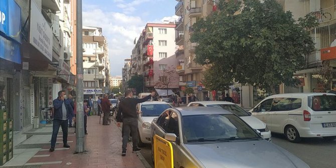 İzmir'deki depremin ardından Manisa'da bir apartman tahliye edildi